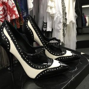 Tory Burch Spectator Pumps